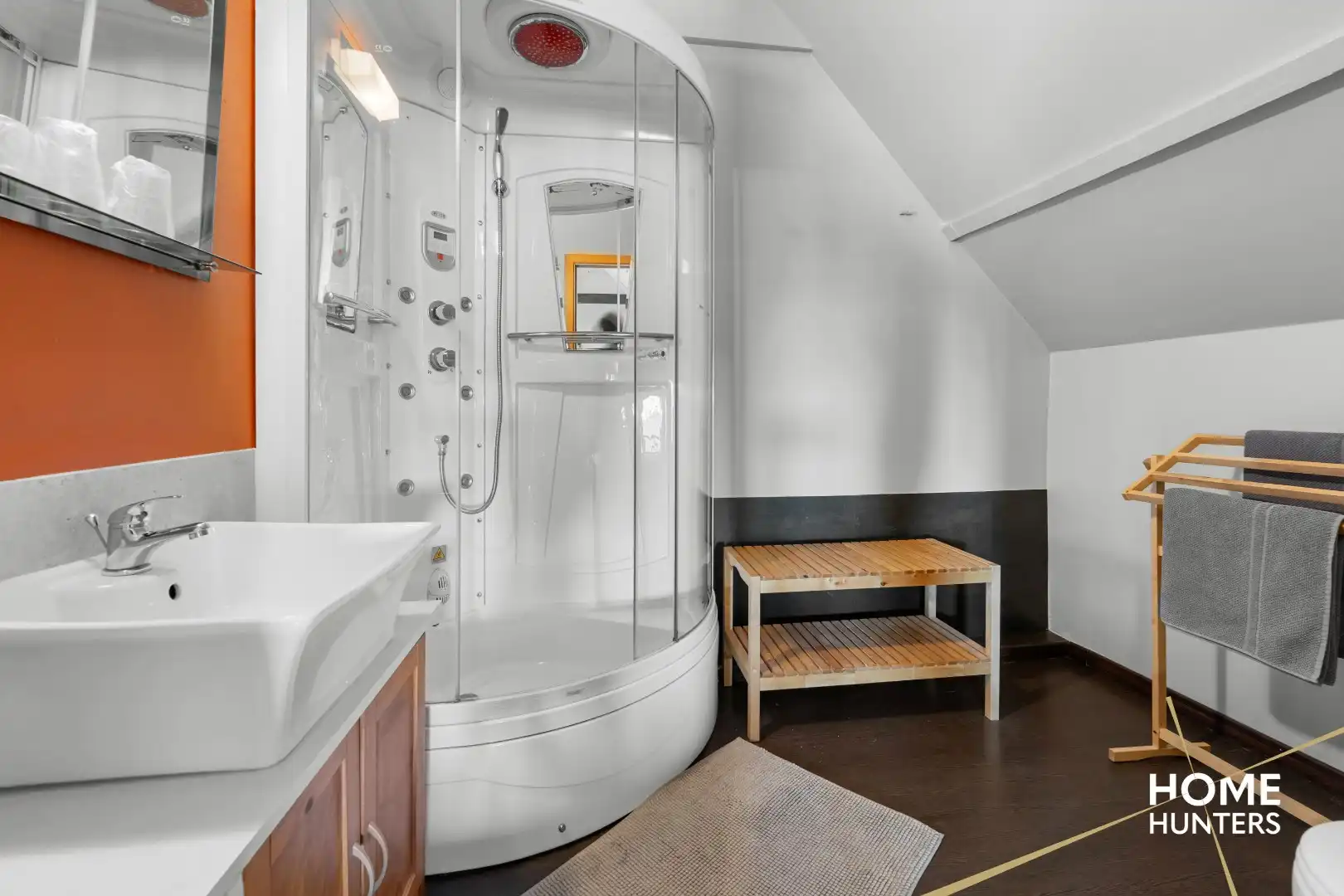 Instapklare exclusieve eigendom met historisch bijgebouw en hoogwaardige afwerking in een oase van rust en ruimte foto 25