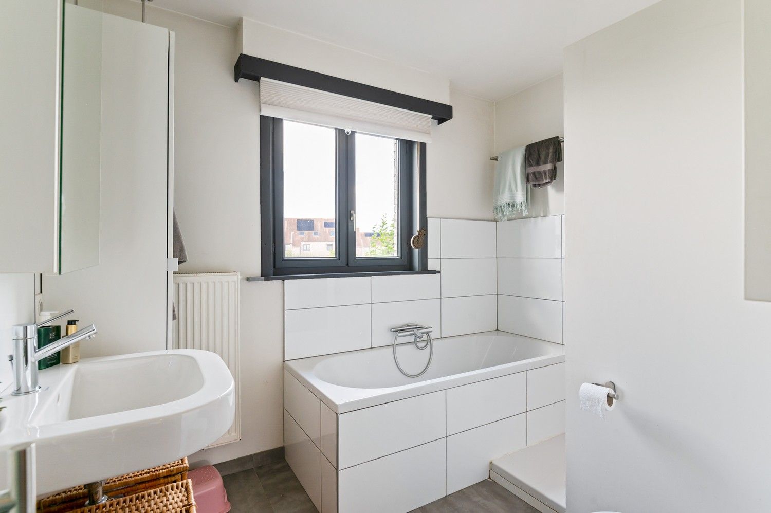 Deels gerenoveerde woning met 3 slaapkamers nabij centrum Lint foto 11