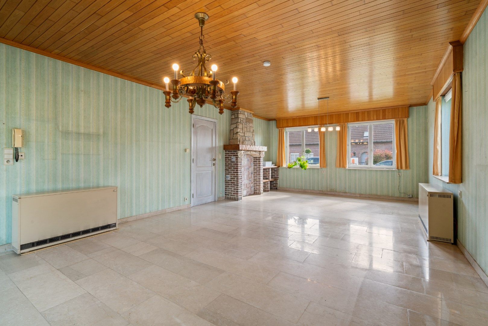 Te koop te Moerbeke – Ruime open bebouwing met 3 slaapkamers, open zolder, tuin en garage foto 6
