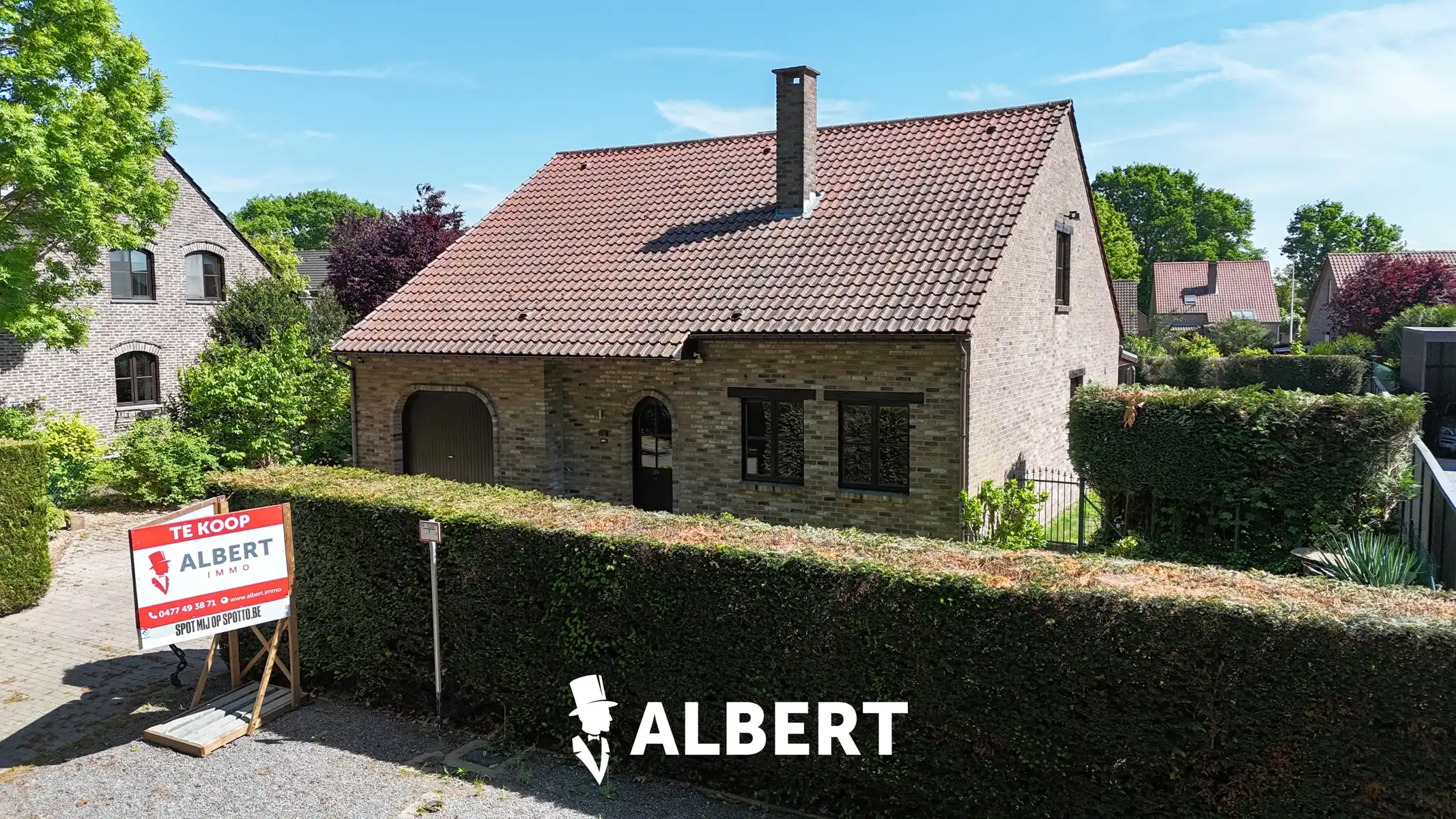 Ruime instapklare woning op toplocatie met tuin en bijgebouw foto {{pictureIndex}}