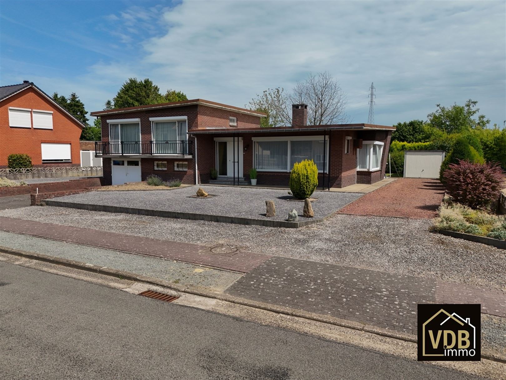 WONING MET 3 SLAAPKAMERS - GARAGE EN LEUKE TUIN foto 4