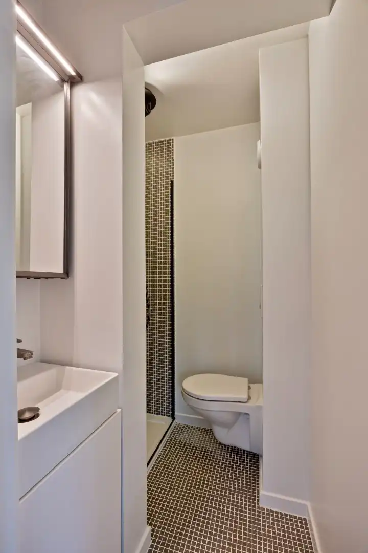 Volledig gerenoveerde en gemeubelde studentenkamers met privé-sanitair.  foto 23