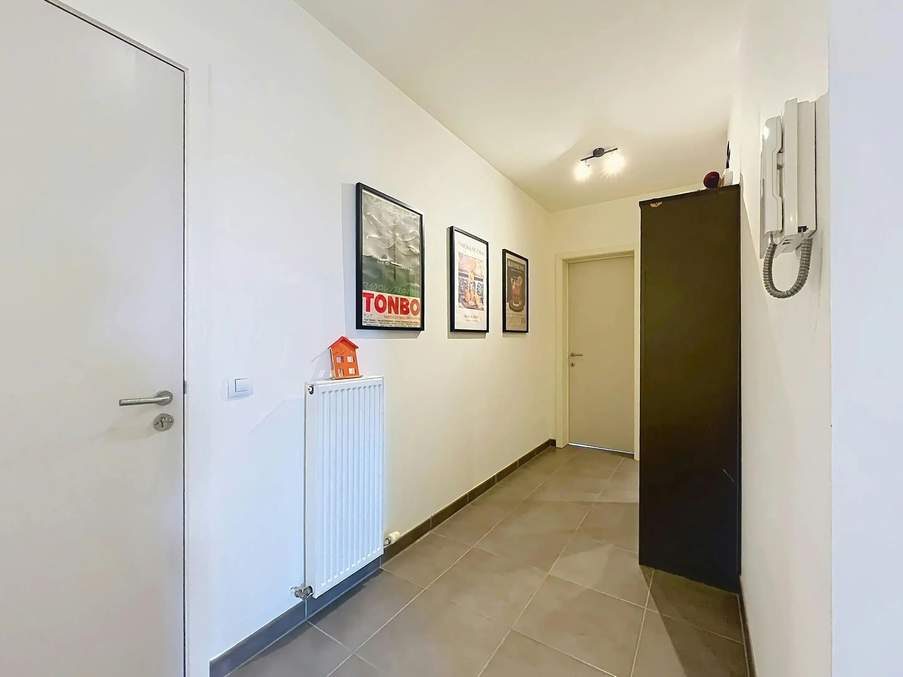 Gunstig gelegen tweeslaapkamer appartement met 2 terrassen foto 12