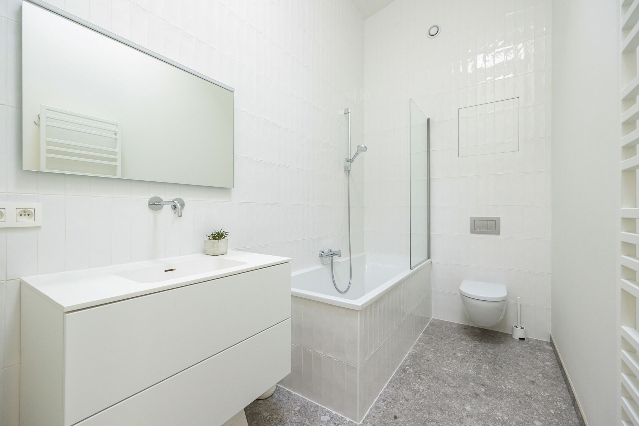 ANTWERPEN ZURENBORG - Subliem gerenoveerde herenwoning  foto 12
