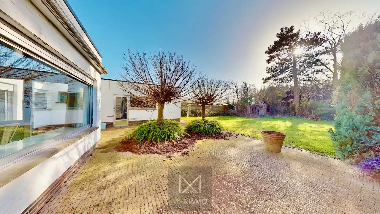 Instapklare gezinswoning met 3 slaapkamers, dubbele garage, ruim atelier en zonnige tuin in Rekkem foto 20