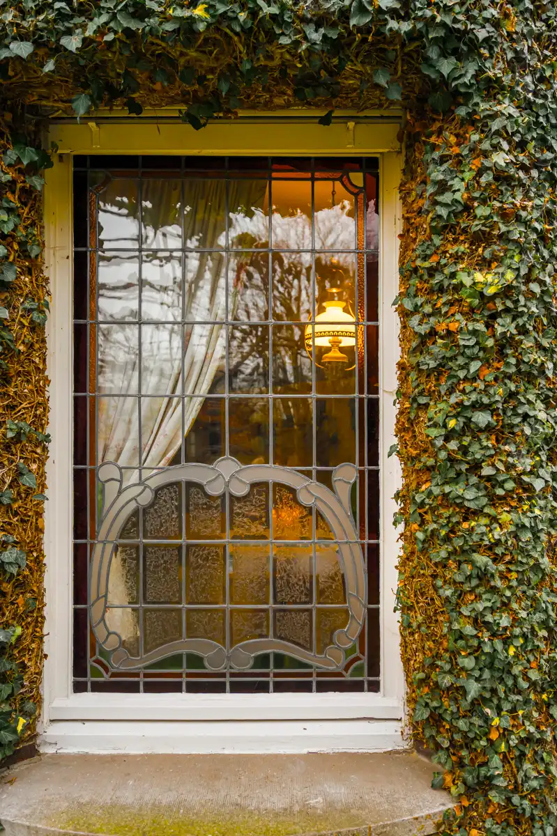 Imposante herenwoning met loods in hartje Overmere  foto 17