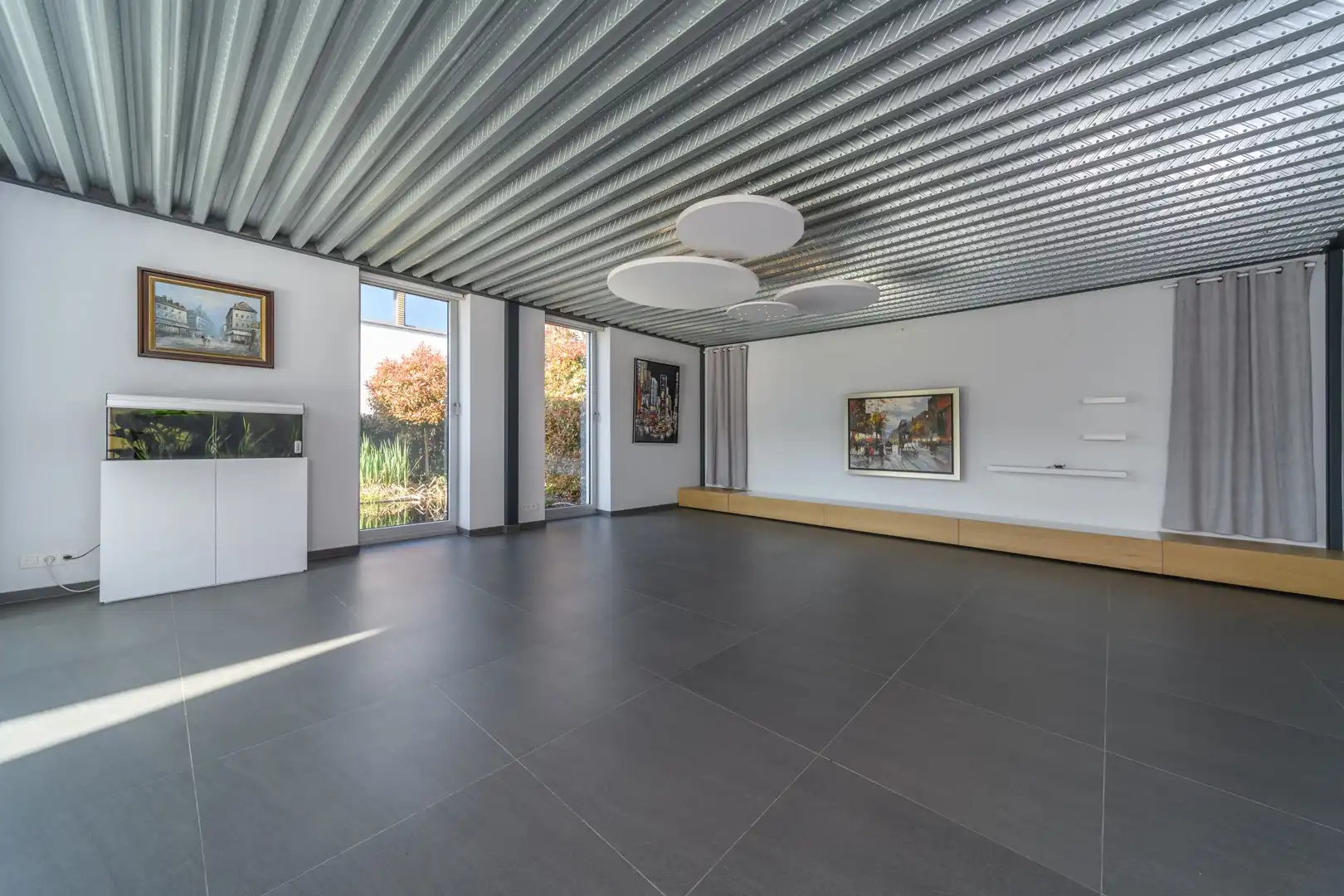 Zeer ruime, moderne en luxueuze villa foto 4