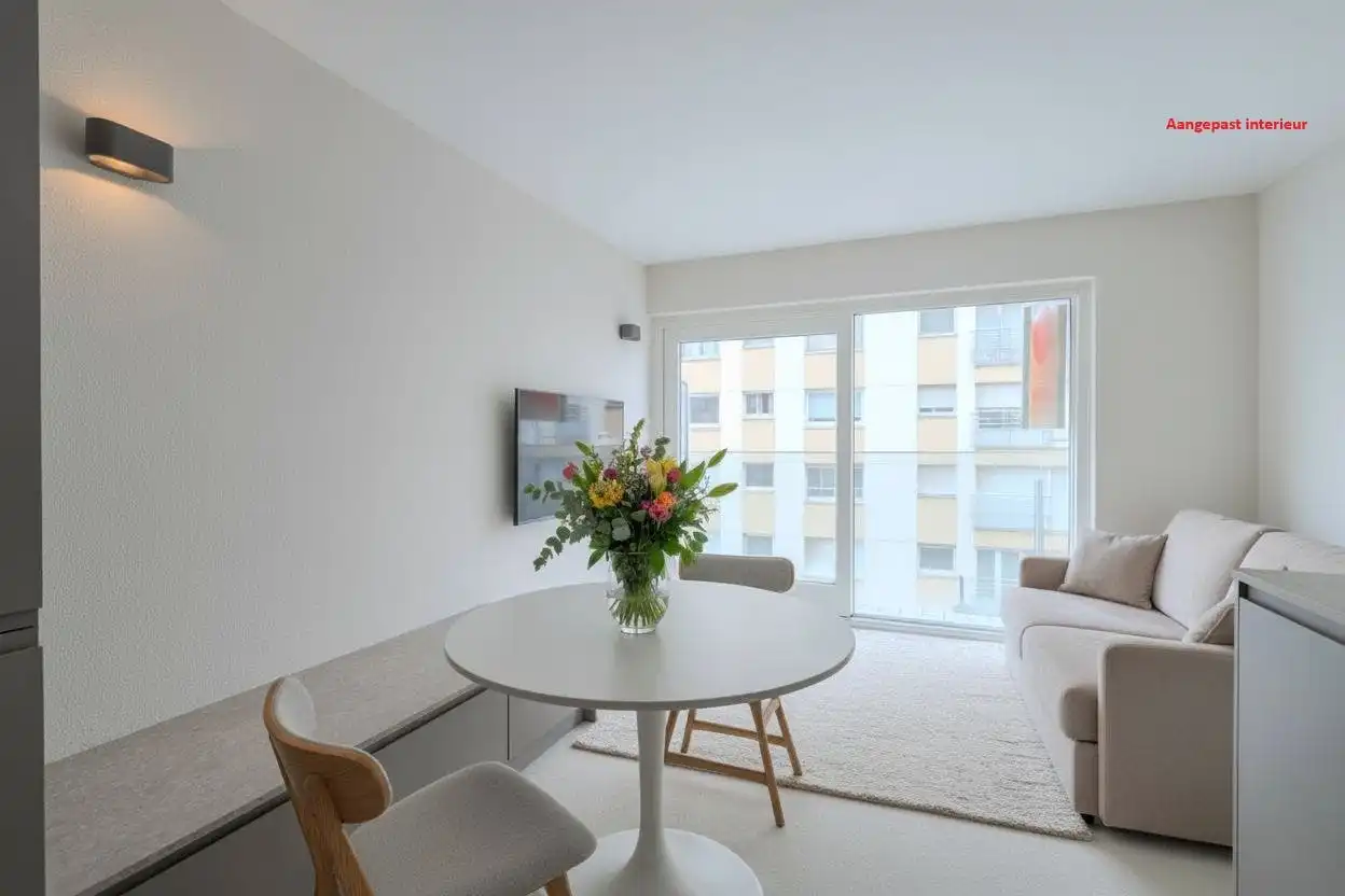 Prachtig gerenoveerde studio met slaaphoek en zijdelings zeezicht! foto 2