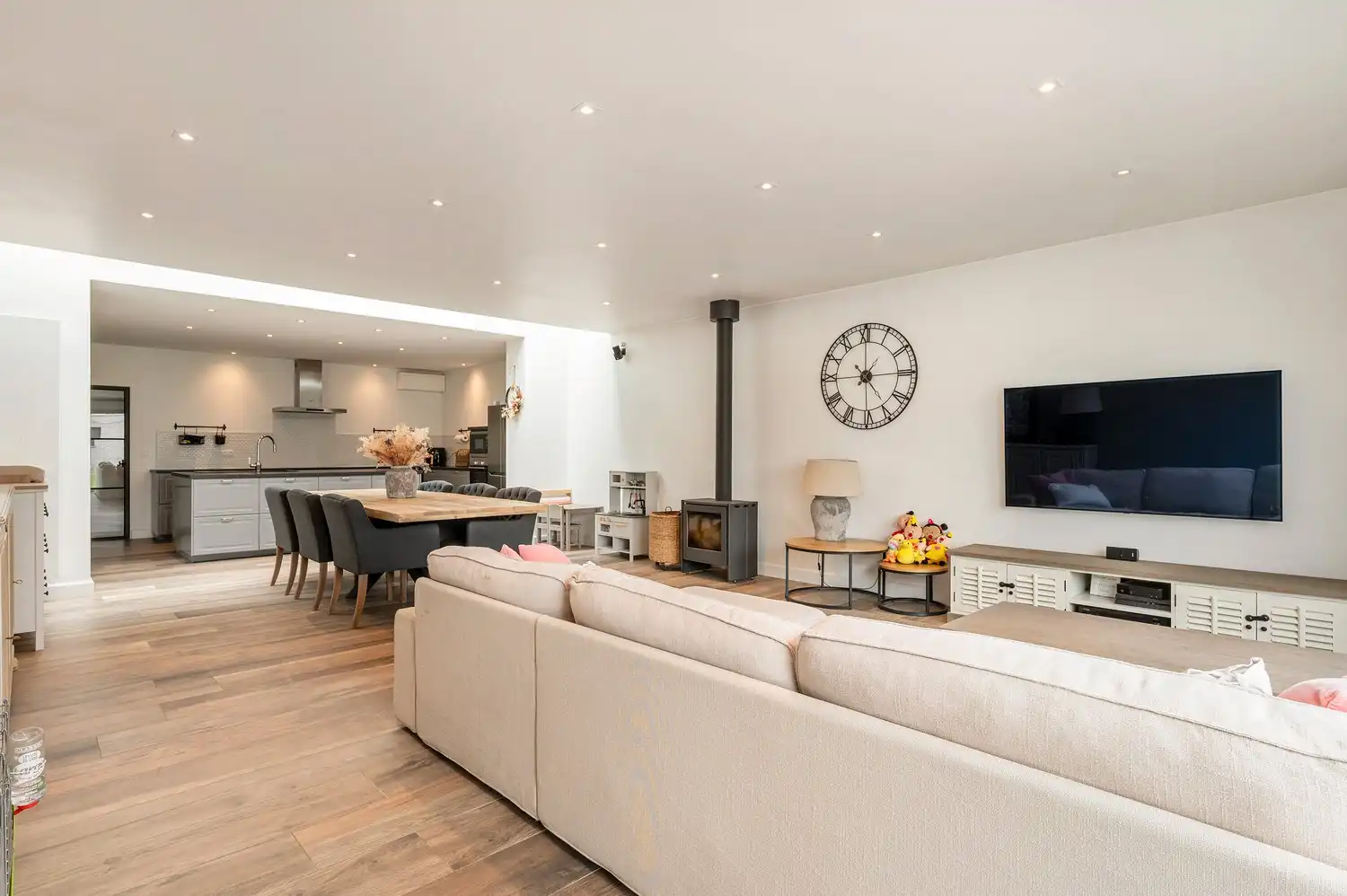 Volledig vernieuwde gezinswoning met tuin. foto 16