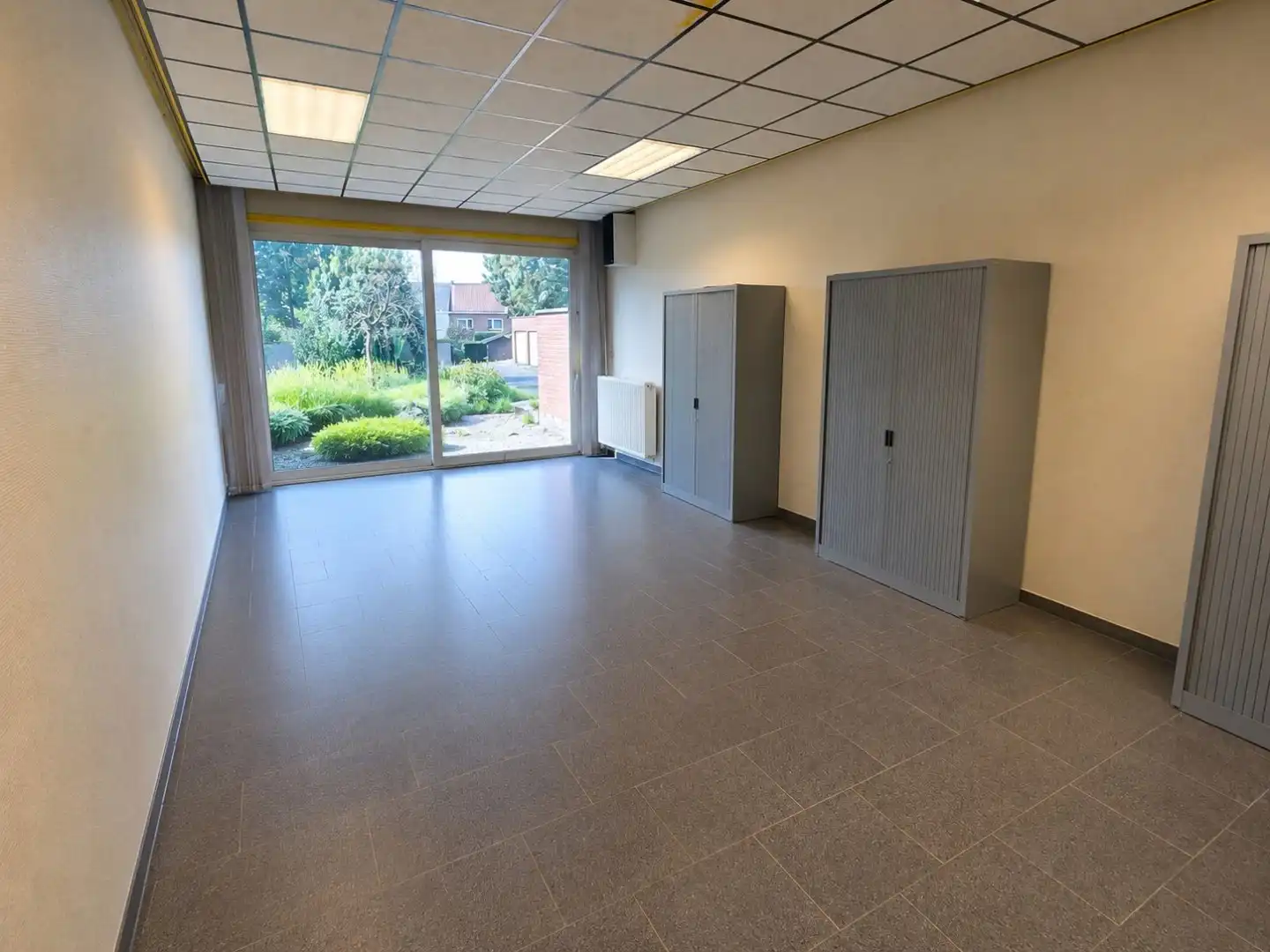 Verrassend volume in het centrum van Aalbeke met ruime garage. foto 12