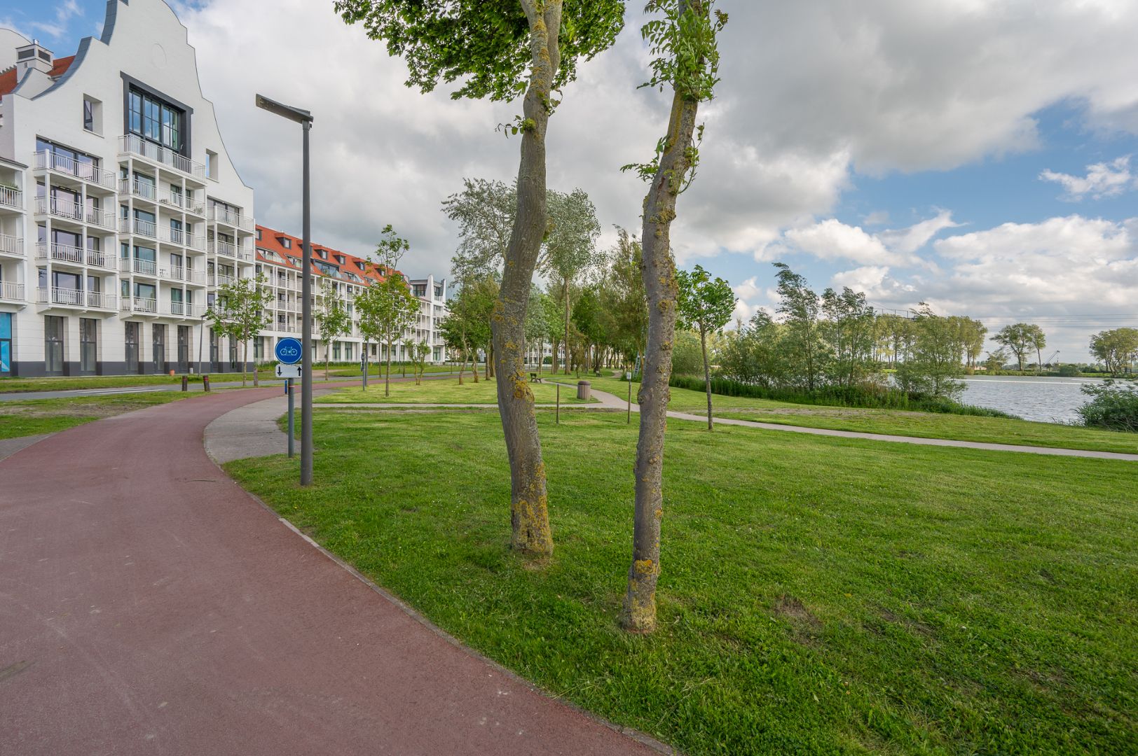 Nieuwbouwappartement met lichtrijke brede leefruimte en groot leefterras foto 24