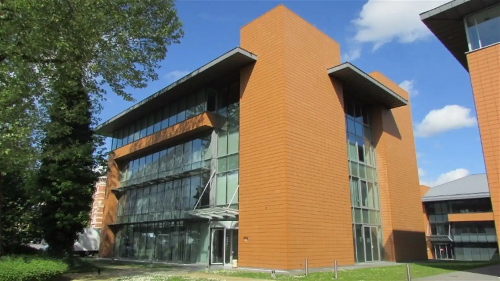 HEIZEL BUSINESS PARK: 414 m² foto {{pictureIndex}}