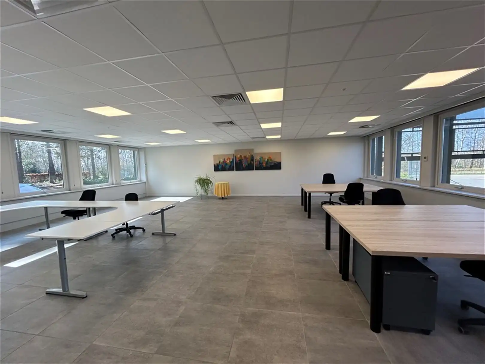 Multifunctioneel kantoorgebouw met veel parking te Houthalen foto 18