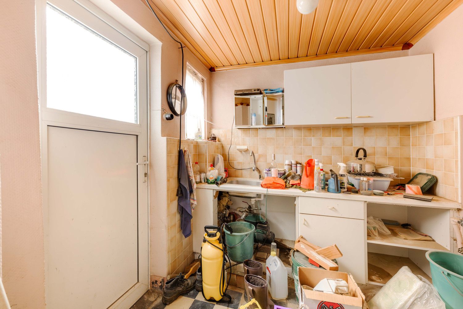 Totaal te renoveren woning te Pittem. foto 6