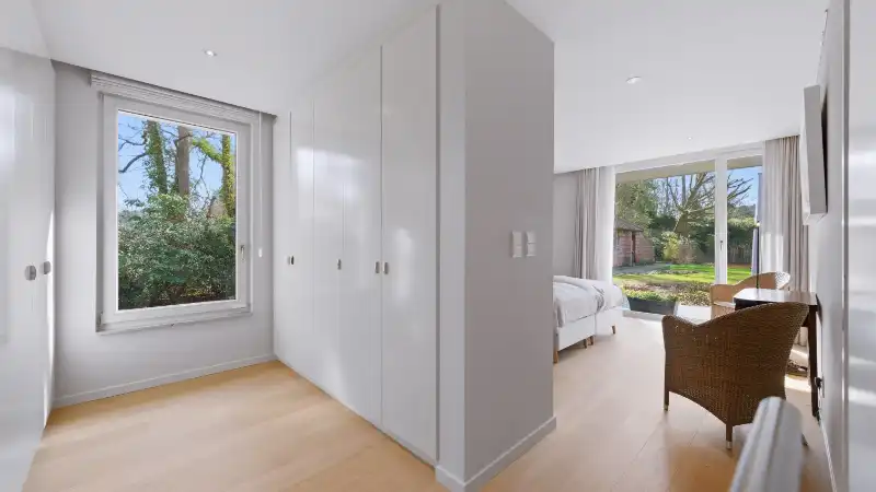 Exclusief gelegen villa van 345m² op 30 are met grote vijver foto 37