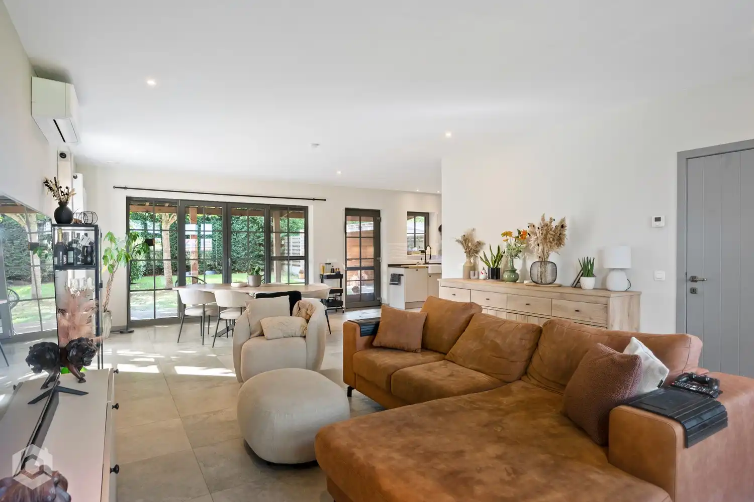 Recente, energiezuinige woning met 3 slaapkamers foto 4