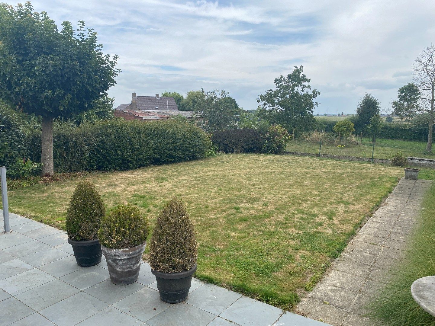 Te Huur: Alleenstaande Bungalow met Ruime Tuin in Wijtschate foto 17