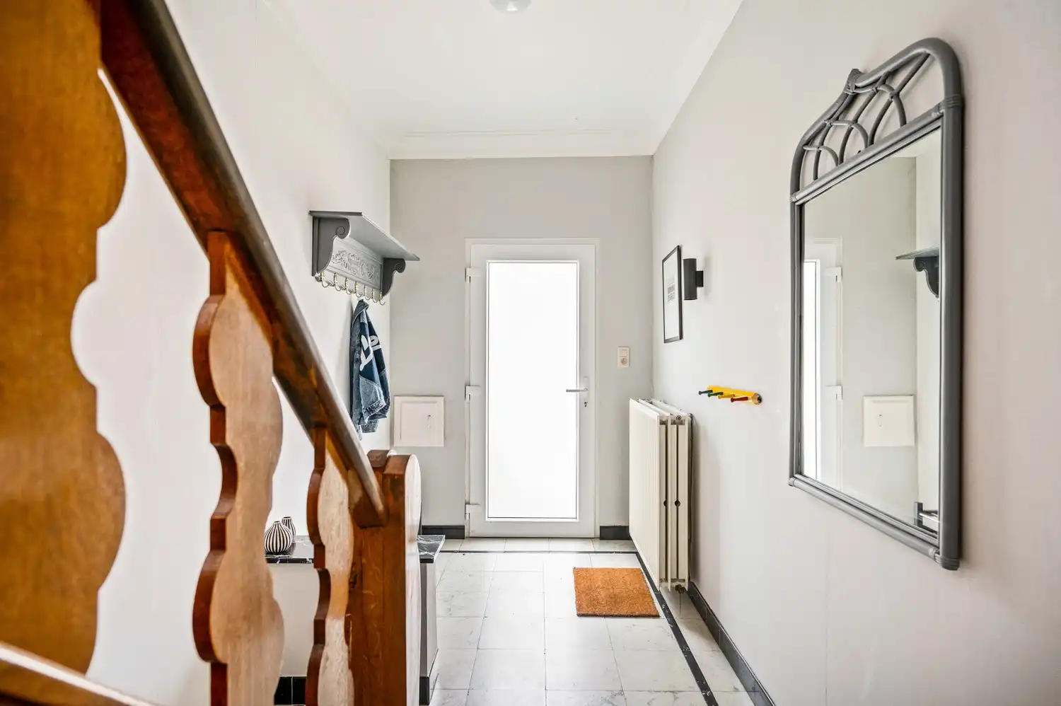 Instapklare woning met 4 slpkrs met gezellige stadstuin en garage foto 5