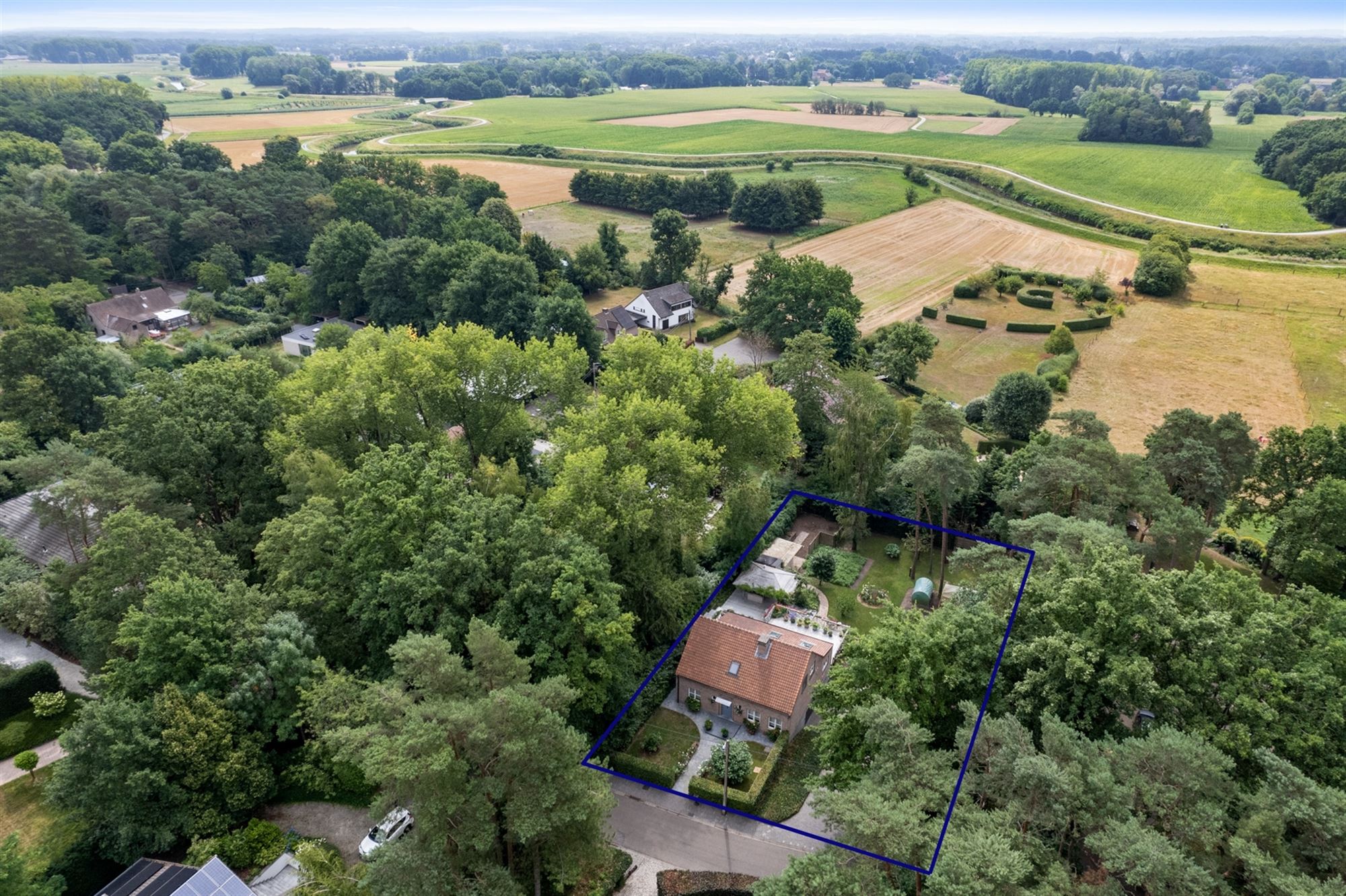 Hoofdfoto van de publicatie: Instapklare woning op een idyllische locatie te Keerbergen.