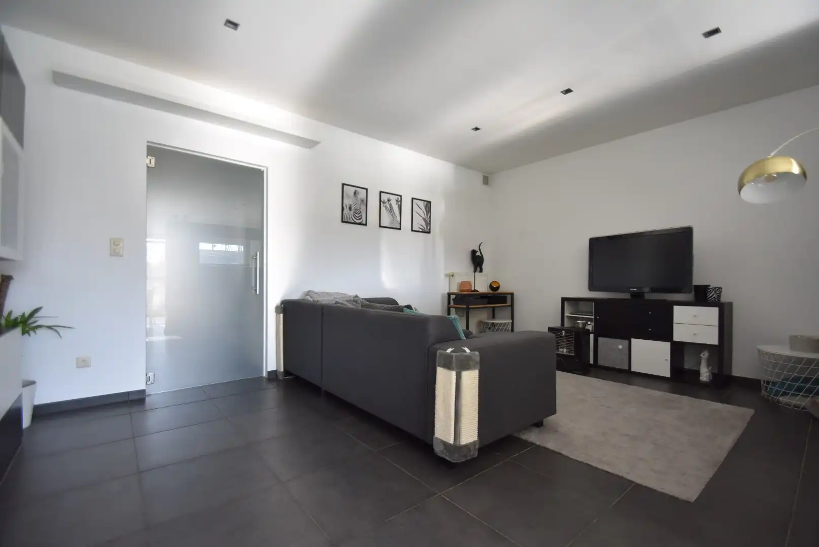 *  * WACHTLIJST VOLZET * * Recente leuke woning met zuidgerichte tuin, vlakbij centrum van Hoeselt foto 6