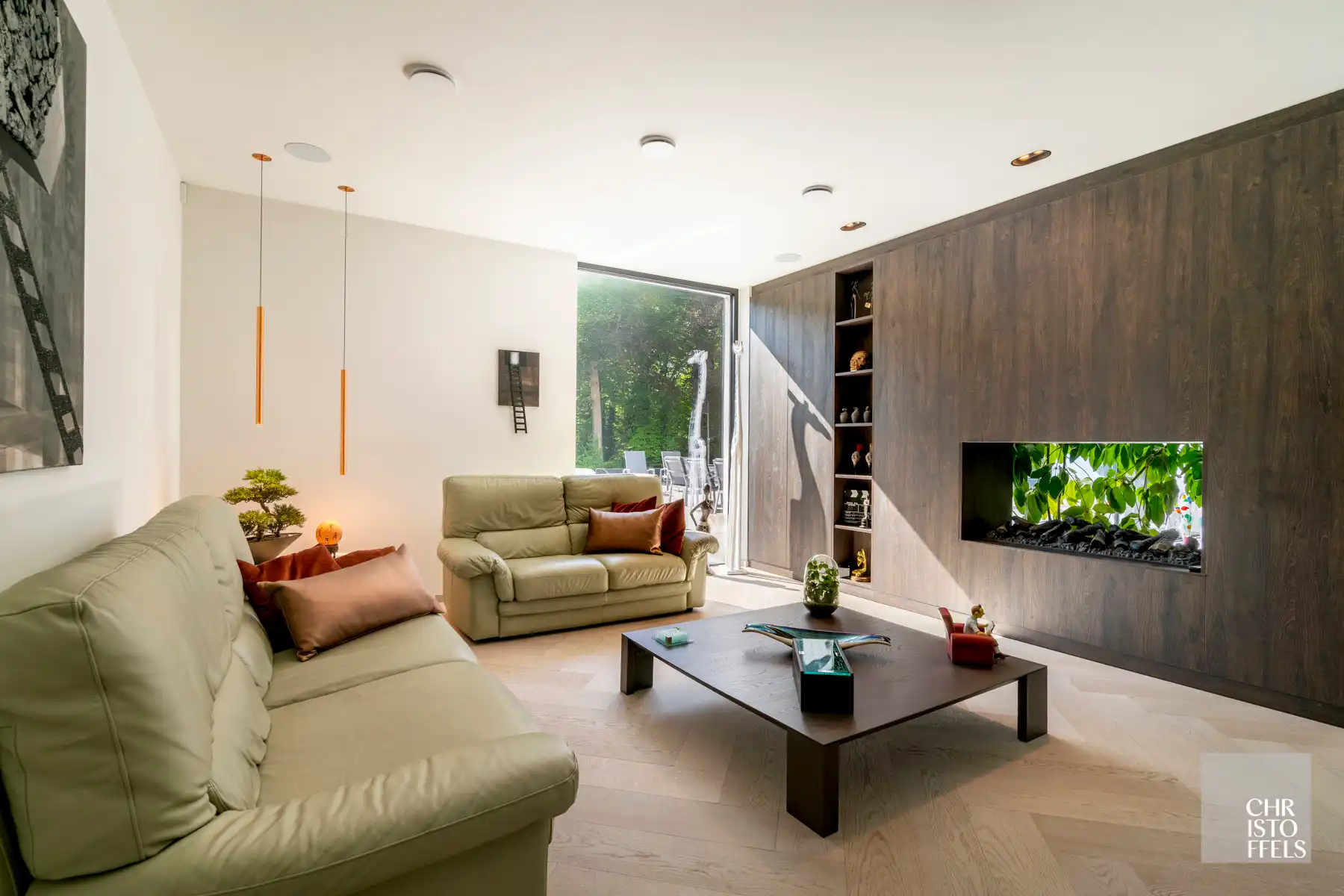 Multifunctioneel gebouw met 2 wooneenheden, kantoor en showroom op een perceel van 2.074 m²! foto 6