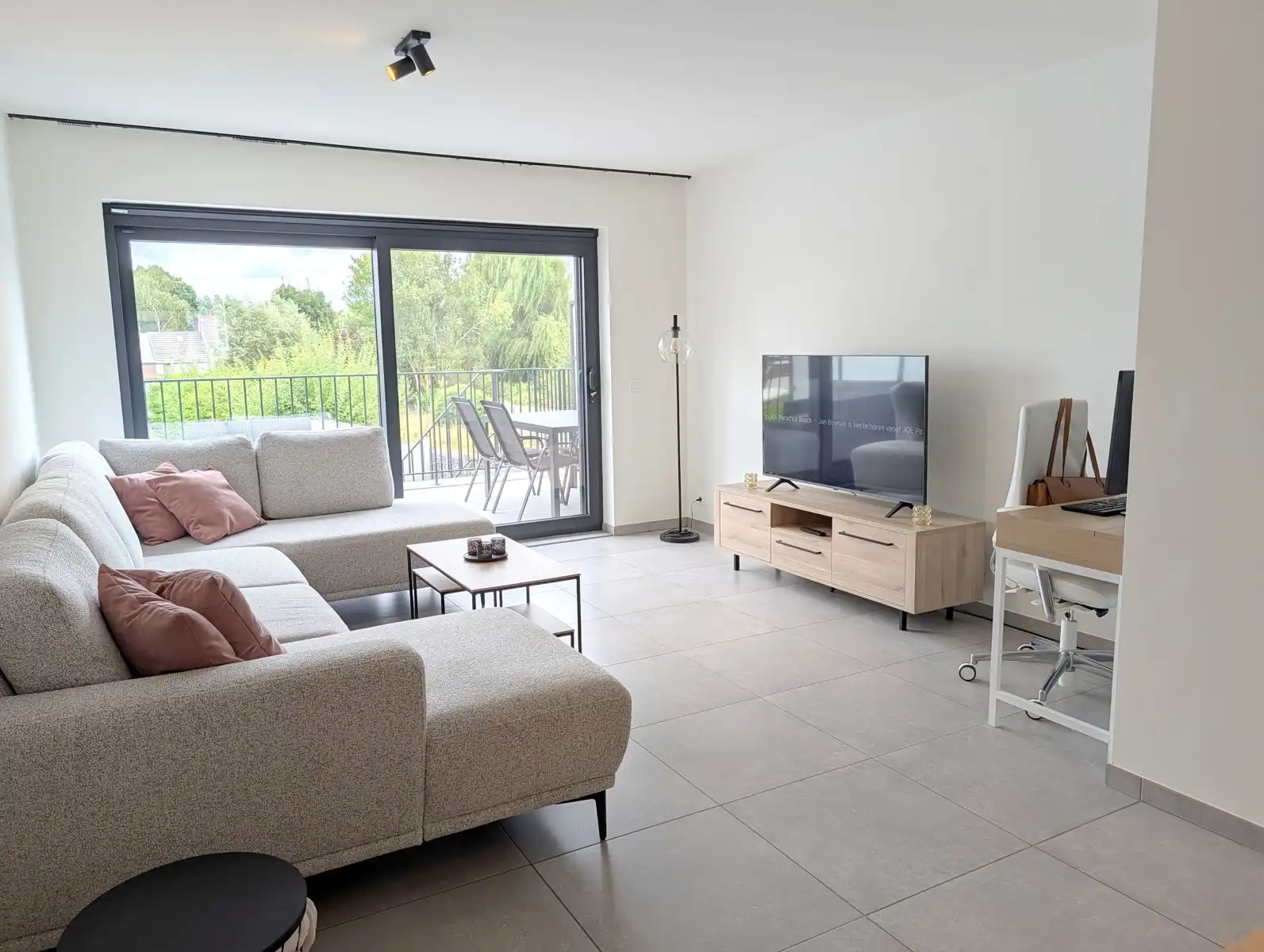EnergieNEUTRAAL Duplex-app met 2 slpk, 2 garages,tuin+terras foto 4