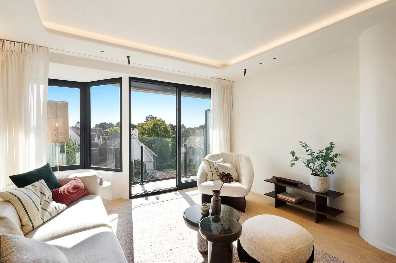 Prachtig gerenoveerd appartement nabij het centrum en de zee met open zichten. foto 12