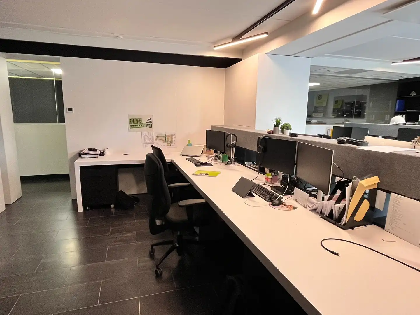 Gelijkvloers handelspand van 174 m² foto 9