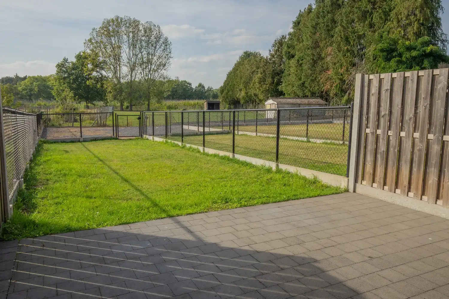 Gerenoveerde halfopen bebouwing met 3 slaapkamers, tuin en 2 autostaanplaatsen! foto 23