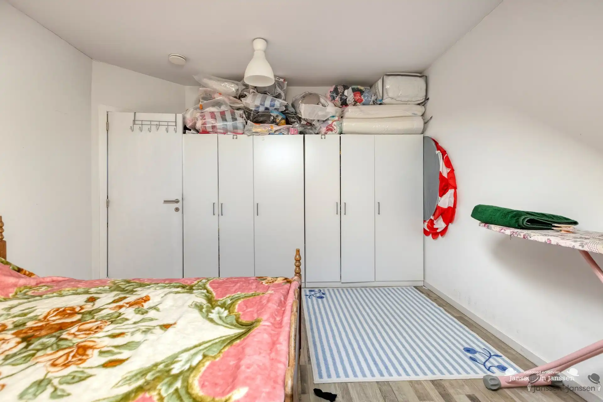 Praktisch duplexappartement met 2 slaapkamers en overdekt terras in het centrum van Leopoldsburg foto 12