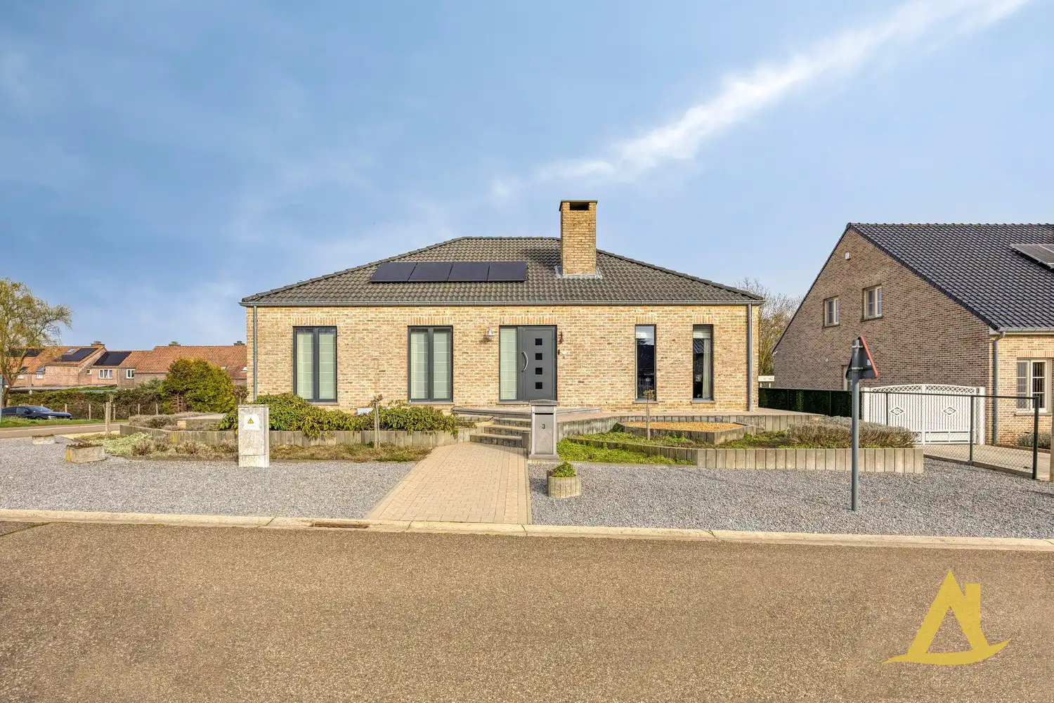 PRACHTIGE WONING IN LANDELIJKE STIJL TE LOKSBERGEN! foto {{pictureIndex}}