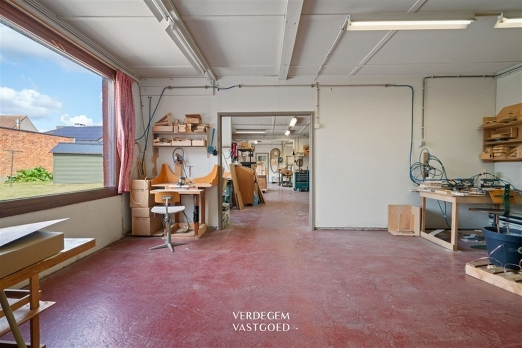 Te renoveren bungalow met magazijn op terrein van 1.826m² foto 22