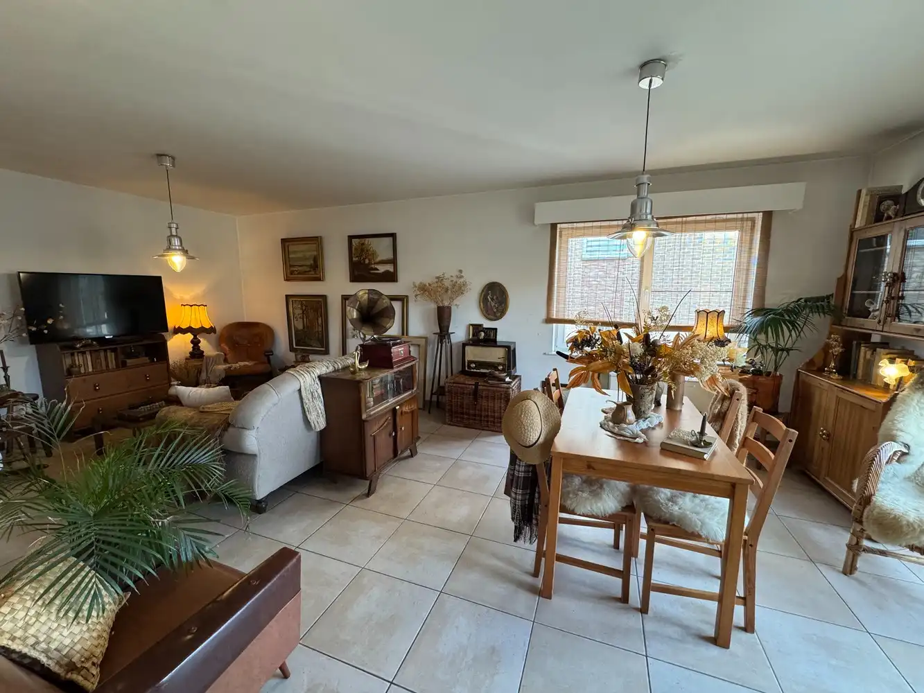 Verzorgd appartement met terras, lift en ruime garage in hartje Zutendaal foto 5