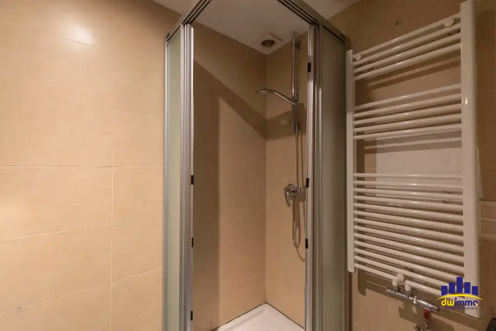 TE KOOP IN GENTBRUGGE – RIJWONING MET 4 SLAAPKAMERS EN KOER! foto 8