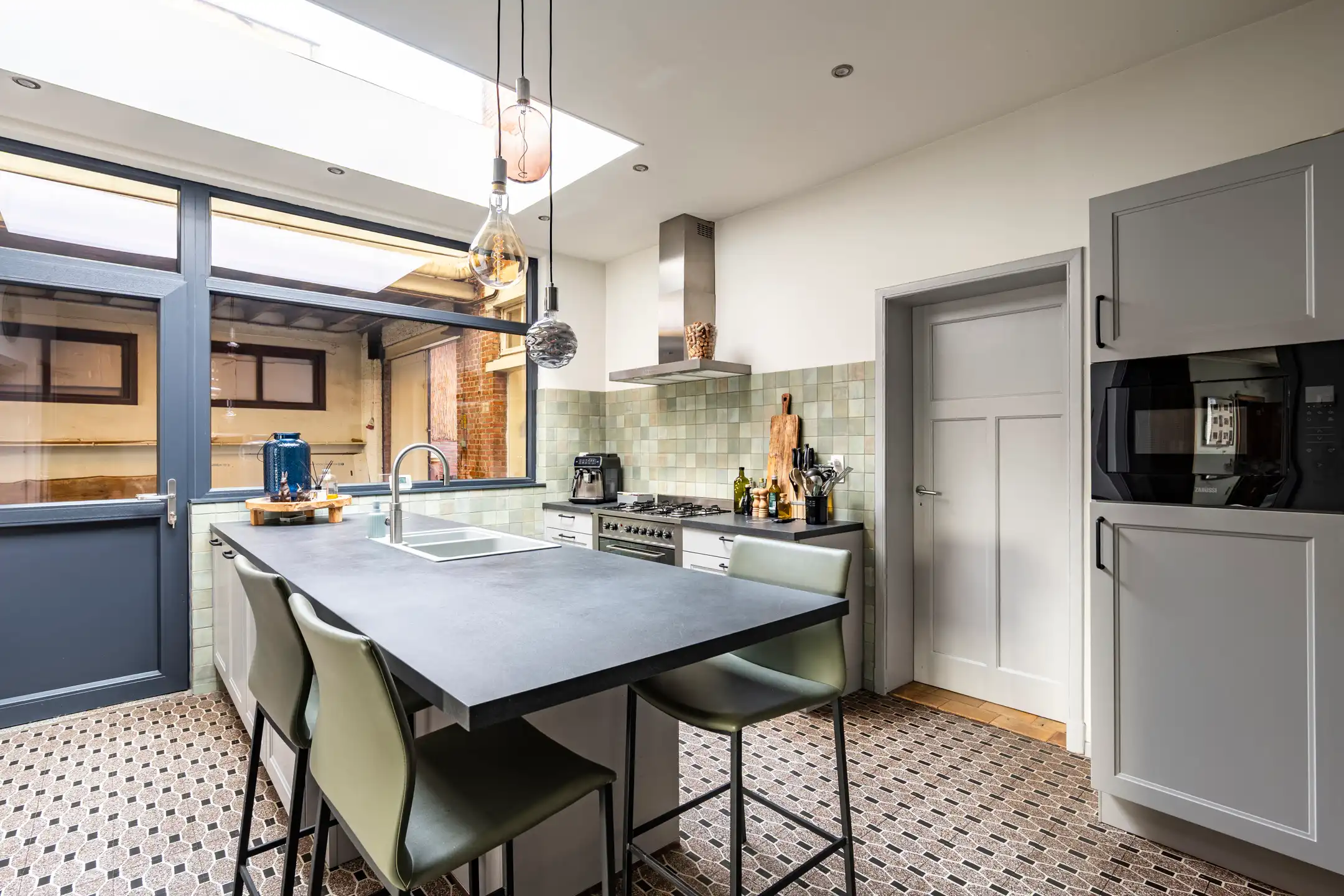 Handelswoning in centrum Weelde op 1.090 m² grond foto 4