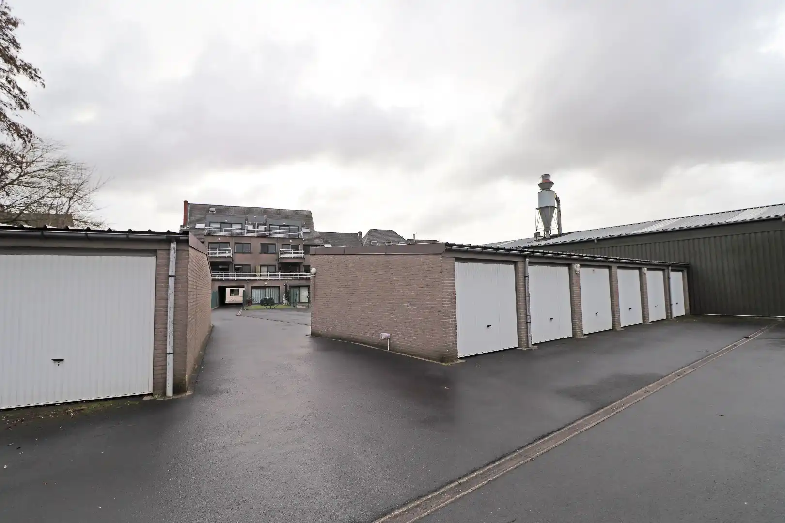 Gelijkvloers appartement met garage foto 10