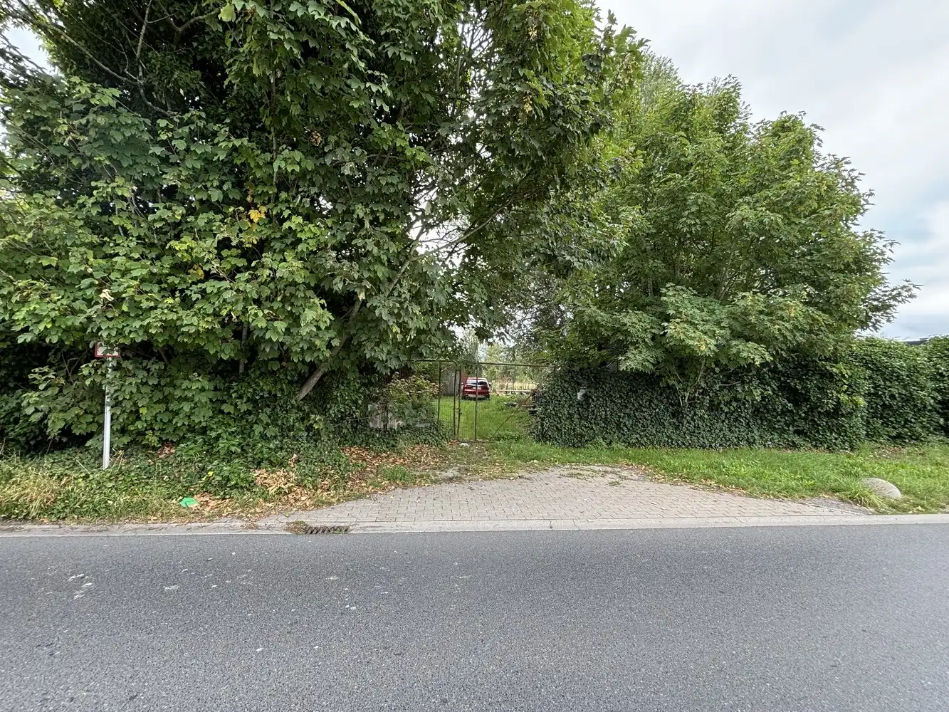 Woning-bijgebouw met tuin te Zwevezele foto 3