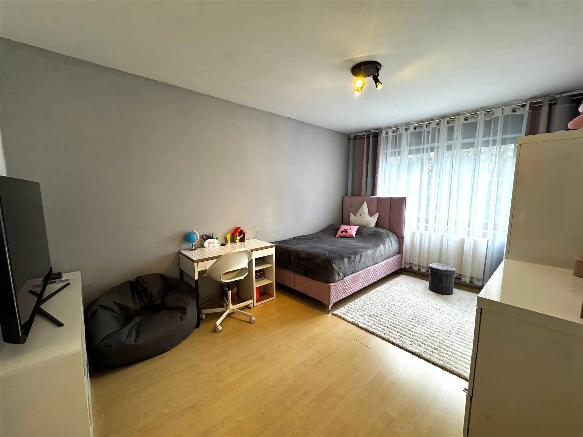 Instapklaar appartement te koop in het hart van Maasmechelen! foto 11