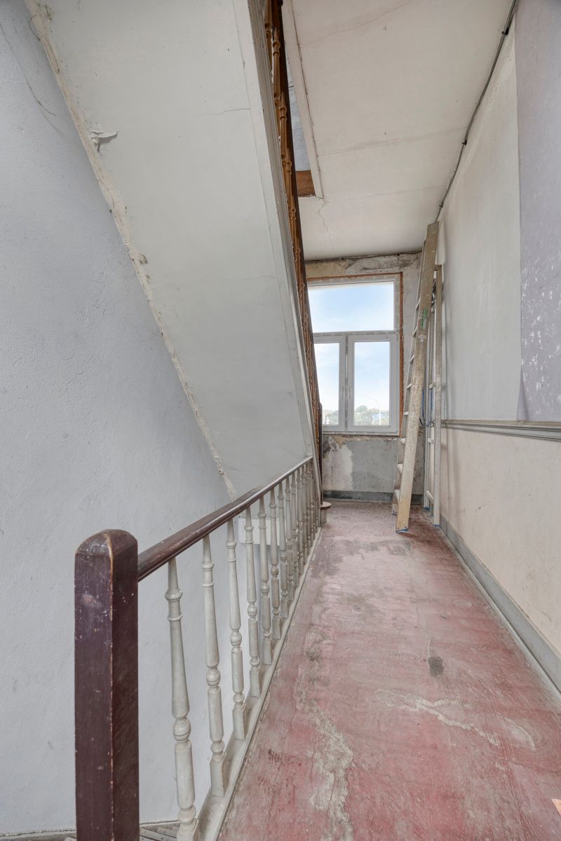 Handelspand met bewoning op topligging foto 19