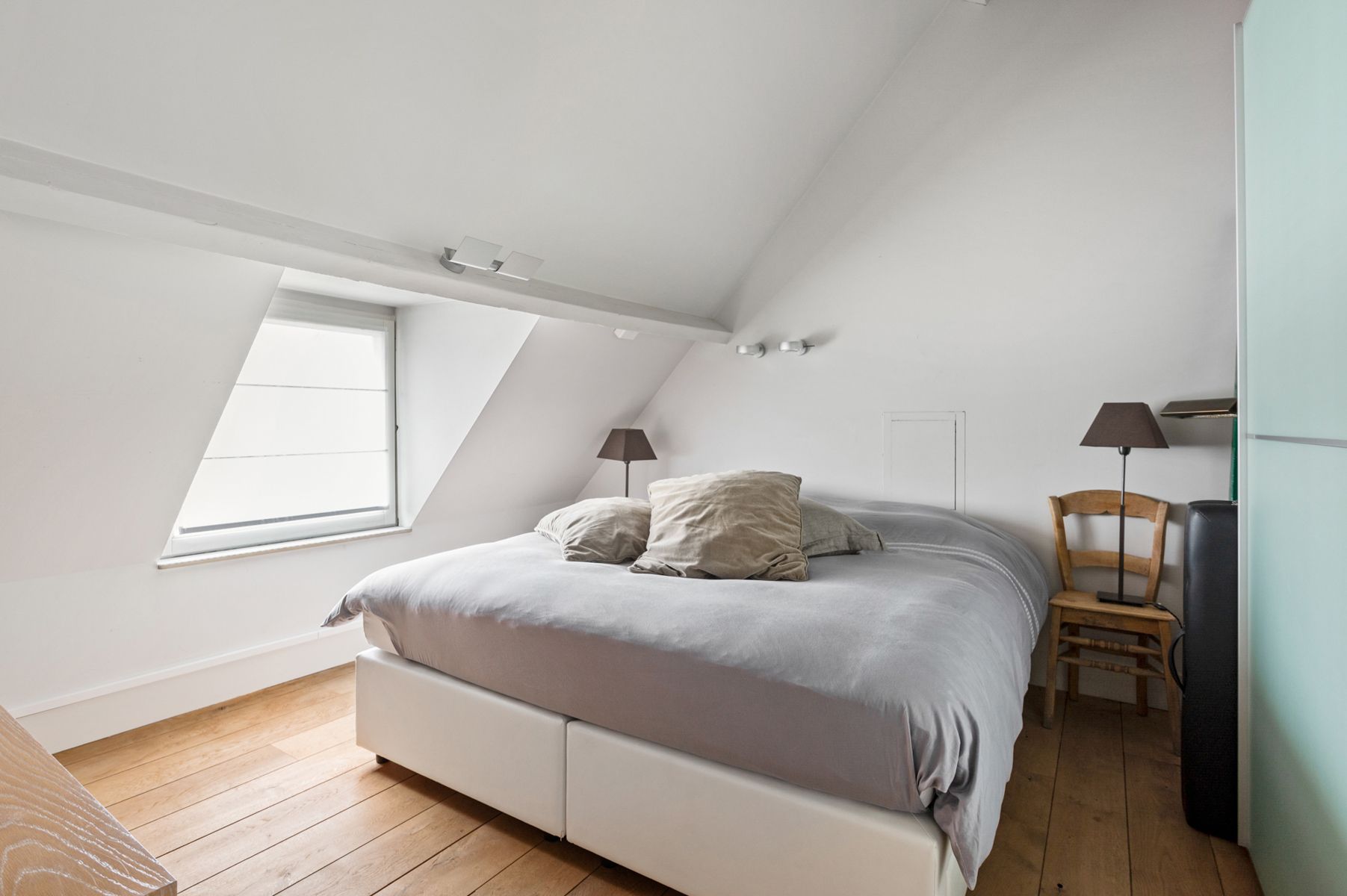 High-end afgewerkte praktijkvilla in het centrum foto 20