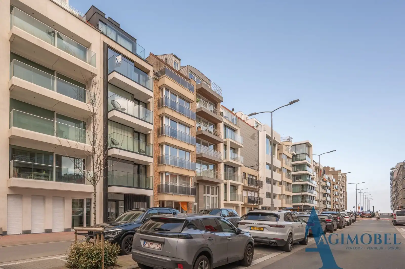 Luxe tweeslaapkamer appartement met licht, ruimte en een vleugje zeezicht op een toplocatie in Knokke. foto 18