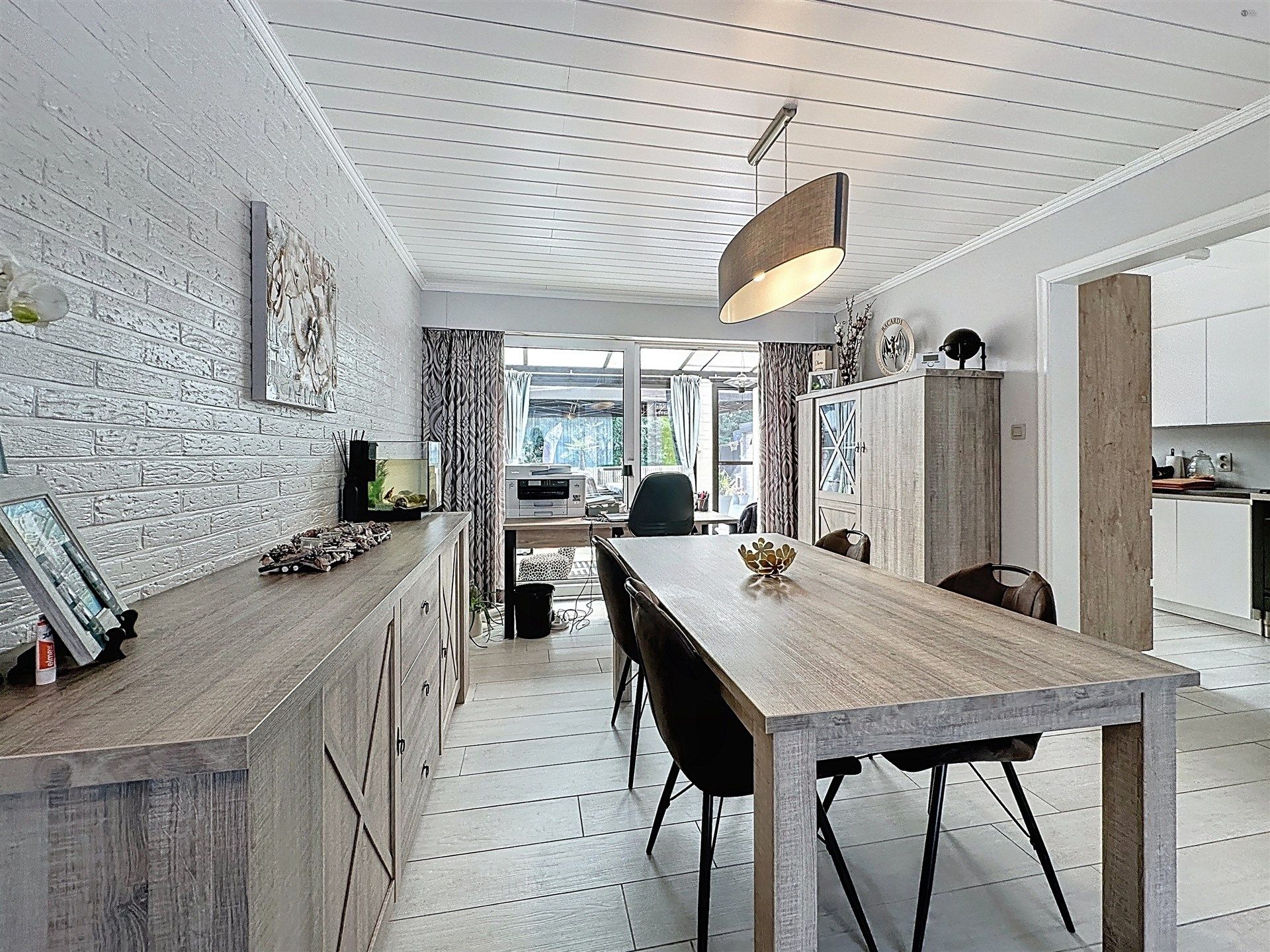 Instapklare woning met 3 slaapkamers en garage op toplocatie. foto 4