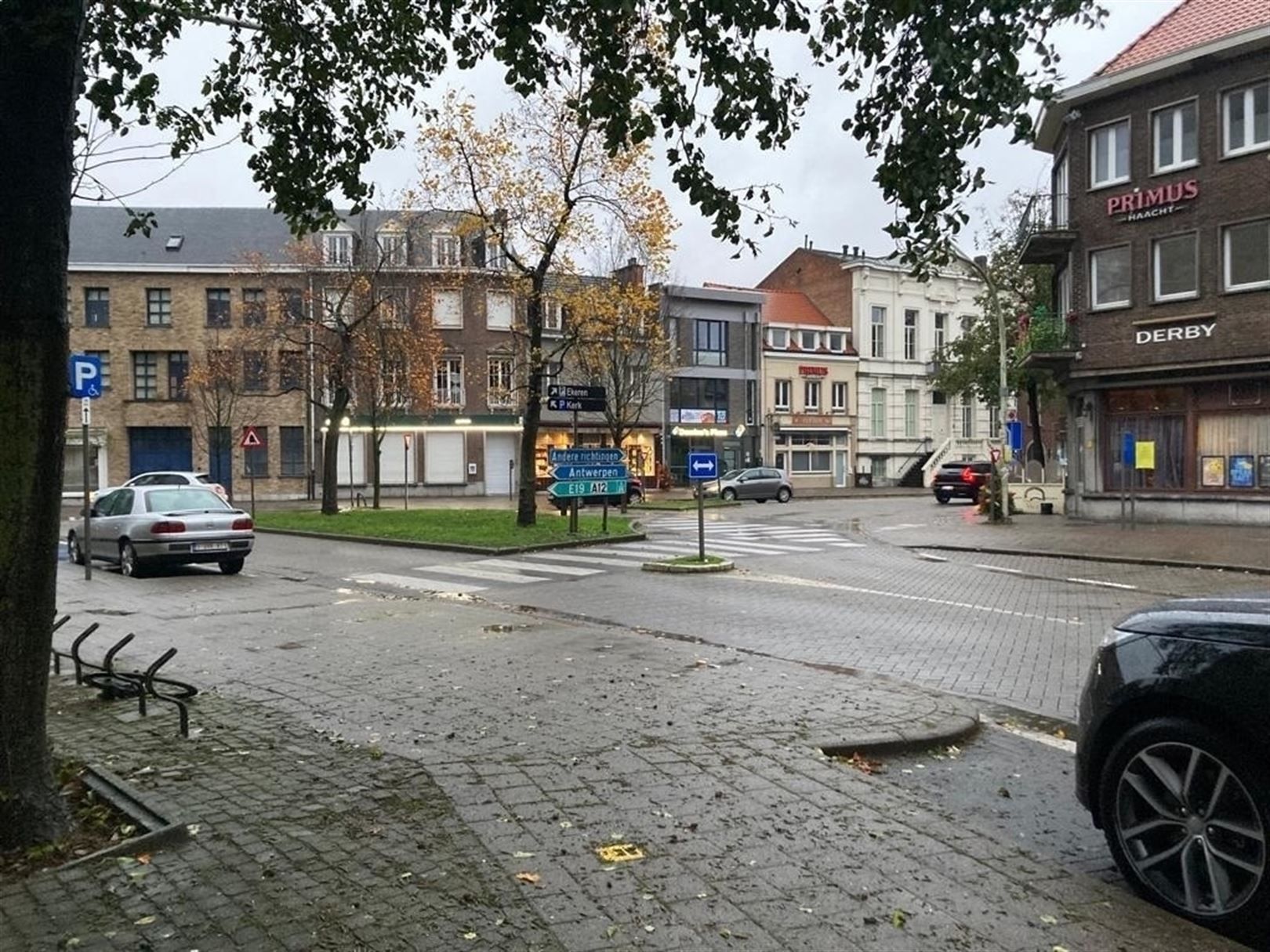 Polyvalent handelshuis met bovenwoonst aparte ingang en in 2 straten uitkomend. foto 5