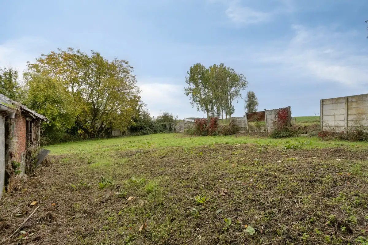 Te renoveren hoeve met schuren op ca. 1,3ha! foto 15
