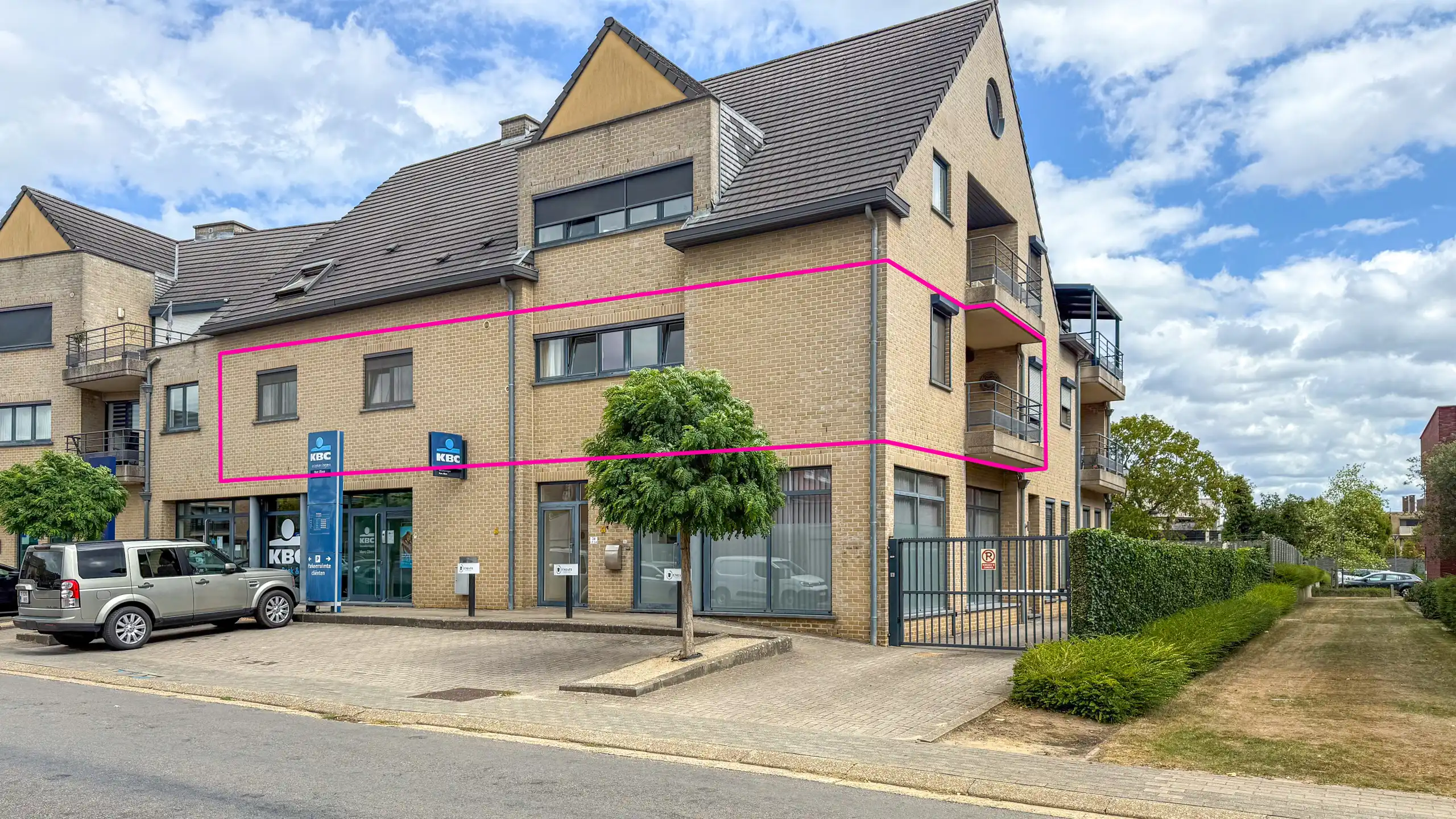 Lichtrijk appartement met zonnig terras, garage en 2slpk! foto {{pictureIndex}}