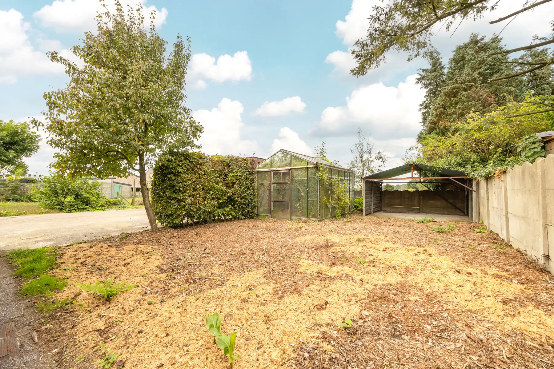 Laagbouwwoning met 3 slaapkamers en garage op een perceel van 629m².  foto 20