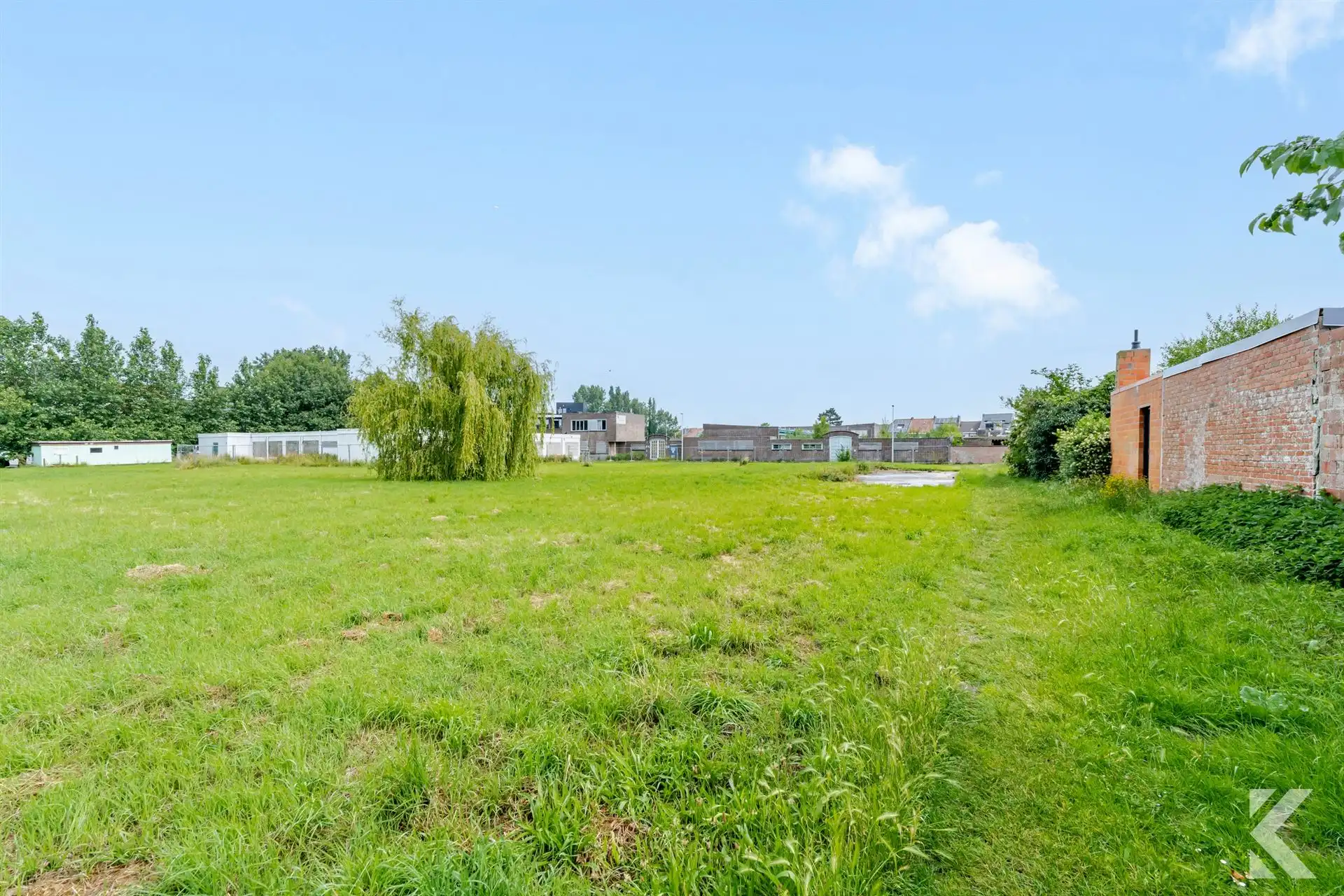 Te renoveren woning met veel potentieel en ruime zolder foto 17