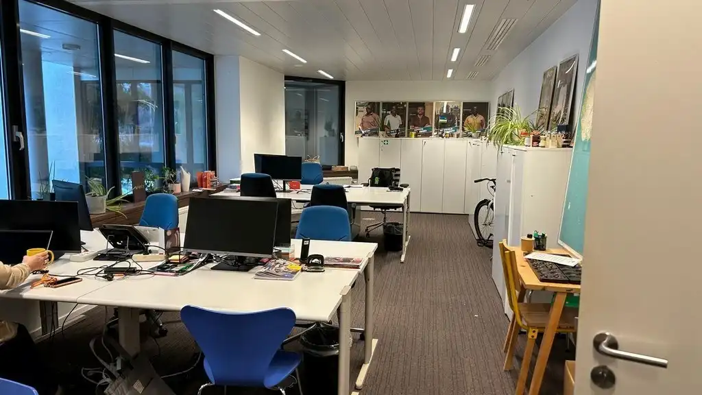 Instapklaar kantoor te huur in Wilrijk foto 4
