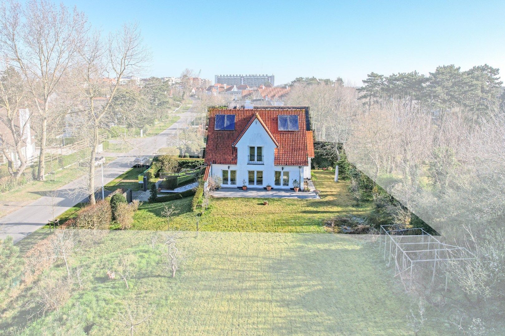Karaktervolle Villa in de Simli-wijk te Nieuwpoort op 717 m²– unieke kans! foto 3