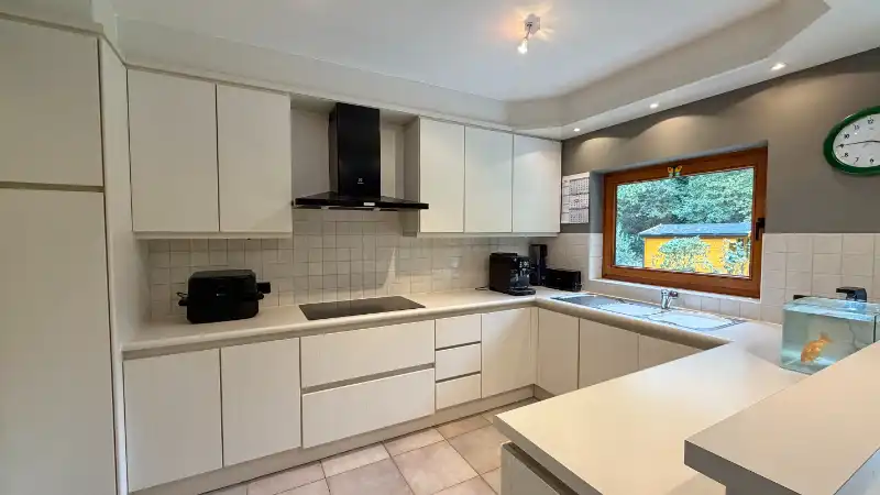 Instapklare moderne villa van 310m² op 19 are met mooie tuin foto 30
